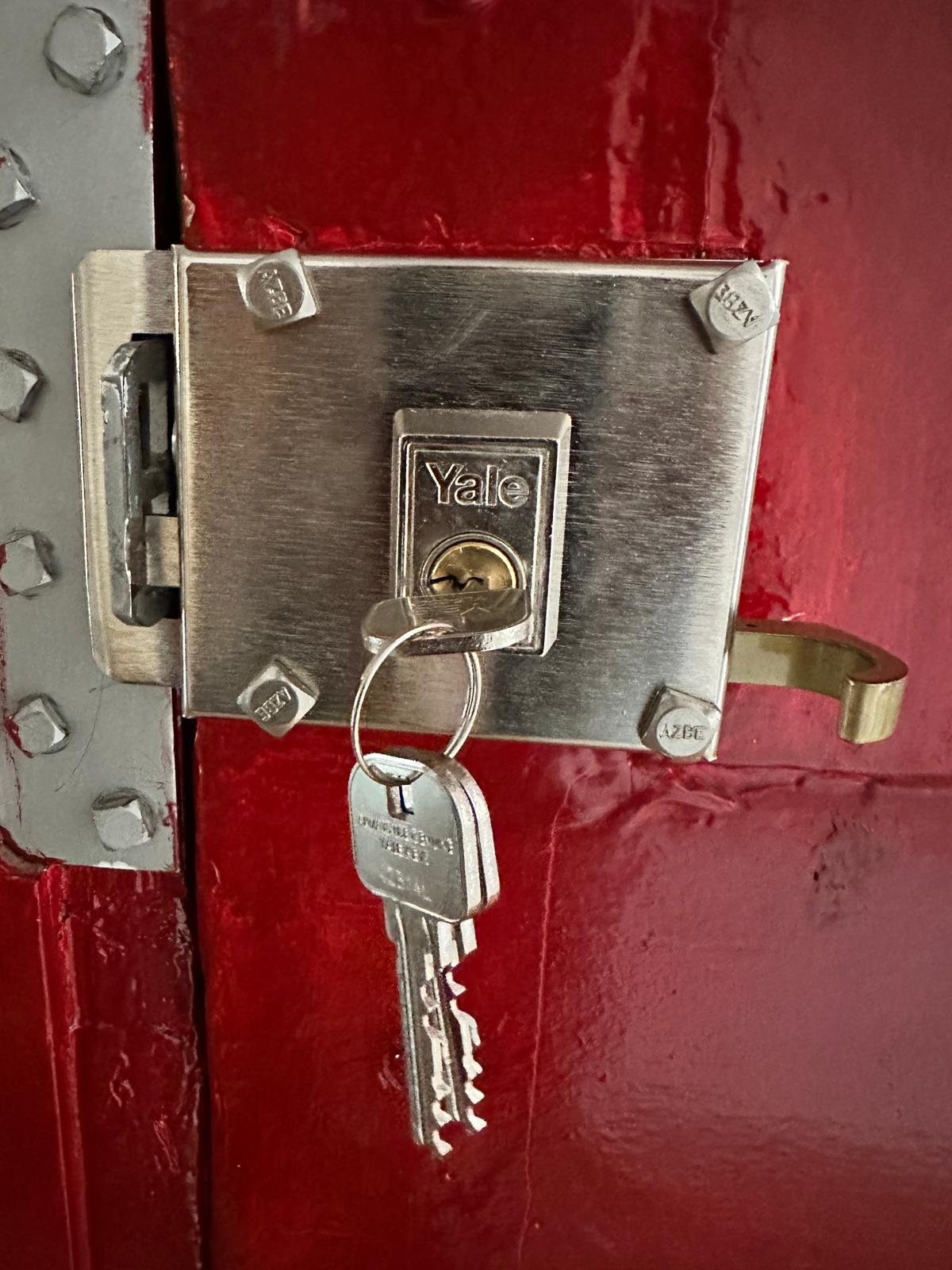 cerradura de seguridad instalada